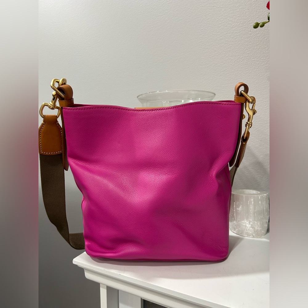 Dooney & Bourke Raleigh Roxy Large Fuschia shoulder bag - Picture 2 of 8